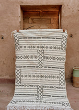 Load image into Gallery viewer, Tayeb Rug 3